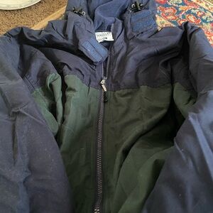 Magellan Outdoors womans Windbreaker in Navy and Forest Green size medium
